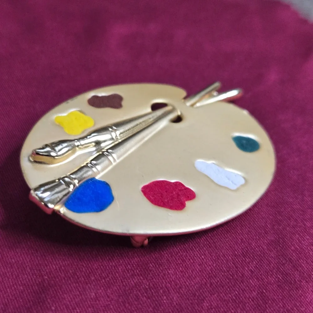 AJC Vintage Artist Painter Palette Enamel Gold Tone Brooch Pin Excellent